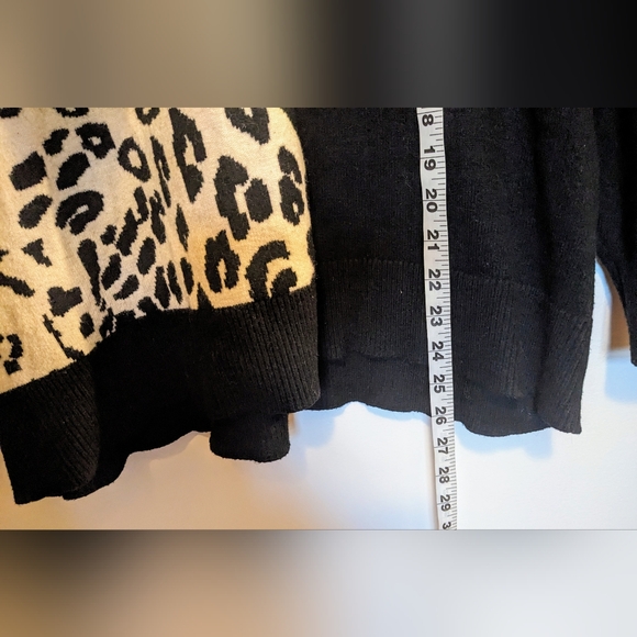 Torrid Black Knit Leopard Cheetah Hooded Sweater sz 0/L/12 - Picture 8 of 9